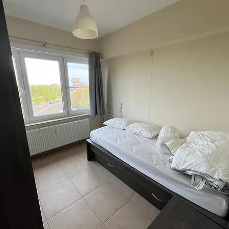 Cozy 2-bedroom Within Walking Distance Of The T62 Lejlighed Oostende